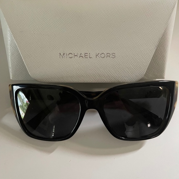 Sunglasses - Picture 1 of 3